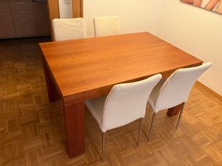 Mesa Comedor Madera con 4 Sillas Tapizadas