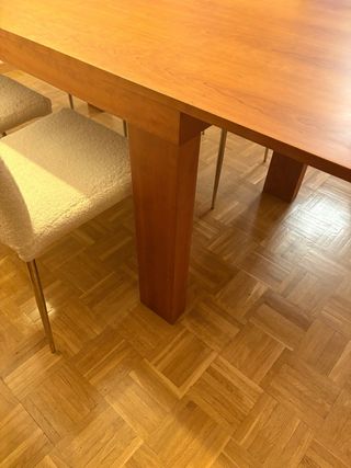 Mesa Comedor Madera con 4 Sillas Tapizadas