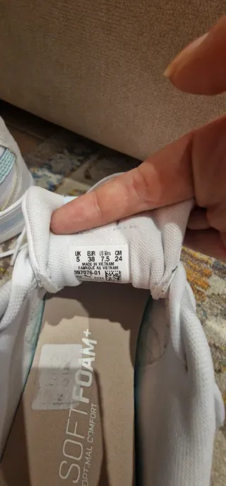 Zapatillas Puma Mujer Blancas y Pasteles