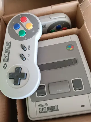 Super Nintendo Classic Mini + 2 Mandos