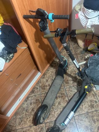 Batería Cecotec y patinete para piezas