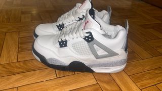 Zapatillas Jordan Blancas y Rojas