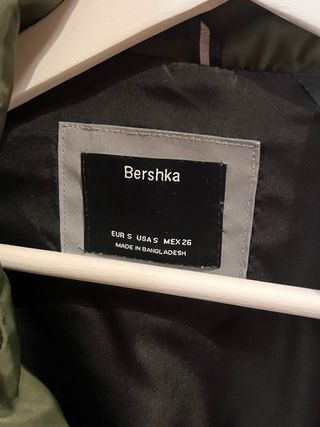 Chaqueta cropped verde militar