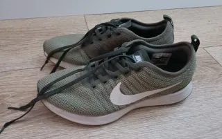 Zapatillas Nike Verdes y Blancas. N°40