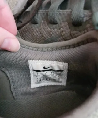 Zapatillas Nike Verdes y Blancas. N°40