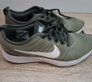 Zapatillas Nike Verdes y Blancas. N°40
