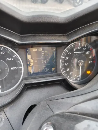 Yamaha Xmax 125 gris