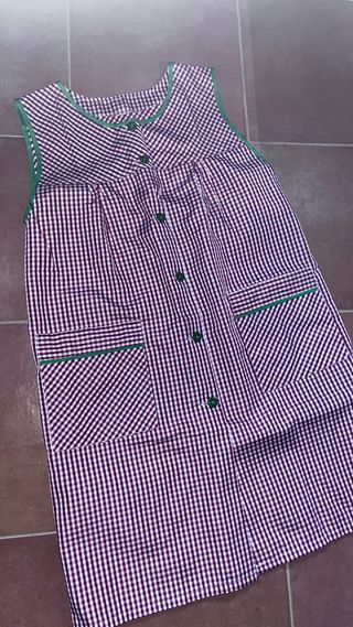 Bata de cuadros rojo y verde