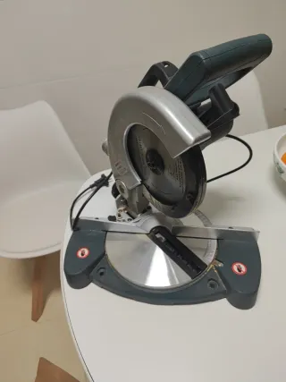 Sierra Ingletadora Krafttech 850W MS190Z2