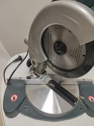 Sierra Ingletadora Krafttech 850W MS190Z2