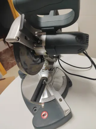 Sierra Ingletadora Krafttech 850W MS190Z2