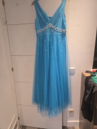 Vestido fiesta largo azul con perlas