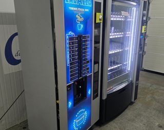 Lote 2 Máquinas Expendedoras Vending