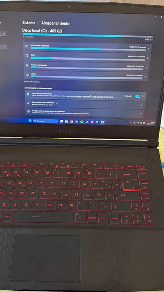 Portátil MSI Negro y Rojo