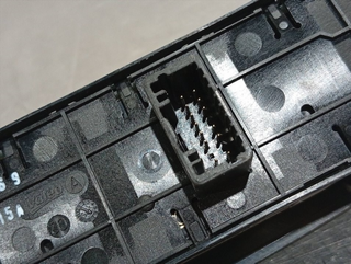 MANDO ELEVALUNAS DELANTERO IZQUIERDO RENAULT MEGA