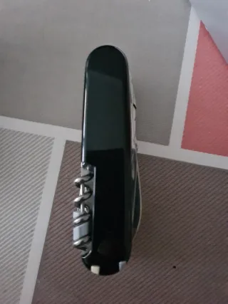 Navaja Victorinox Swiss Champ Negra