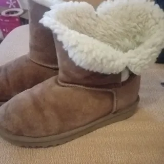 Stivali UGG Button Marroni