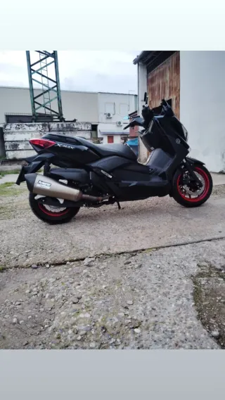 Yamaha XMAX 400