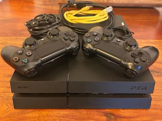 Consola PS4 (PlayStation 4) Negra + 2 Controles