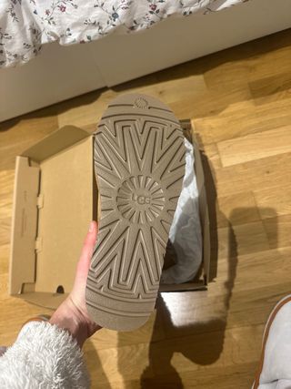 Nuove UGG marroni, costo 160€