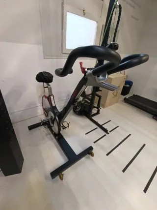 Bicicleta Estática Spinning KEISER