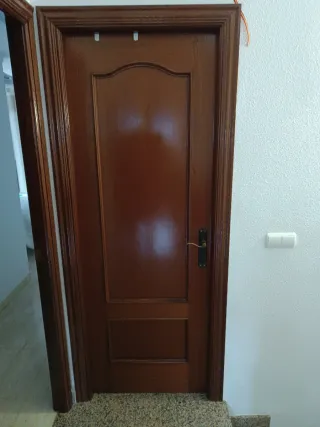 Puerta de madera interior
