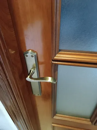 Puerta de madera interior