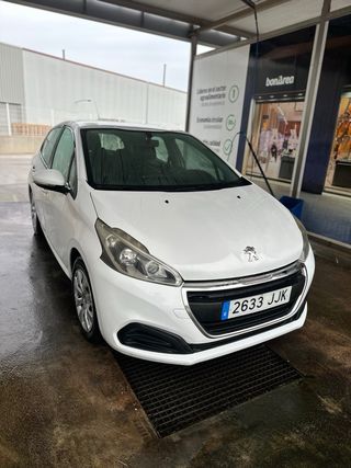 Peugeot 208 2016