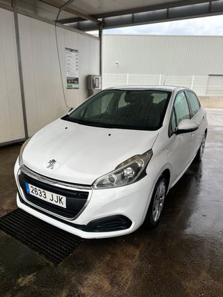 Peugeot 208 2016