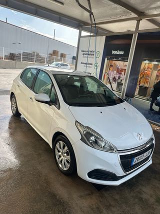 Peugeot 208 2016