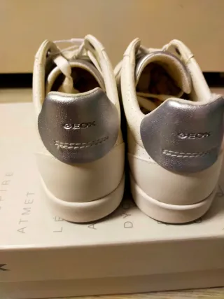 Geox Sneakers Talla 38 Blancas y Plateadas