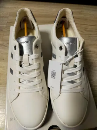 Geox Sneakers Talla 38 Blancas y Plateadas