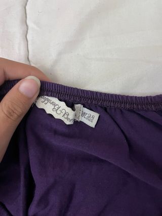 Camiseta morada manga larga con cinturón