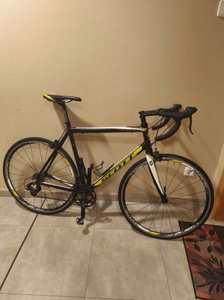 Bicicleta de carretera Scott – Negro y amarillo
