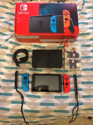 Nintendo Switch + FIFA 23 Legacy Edition