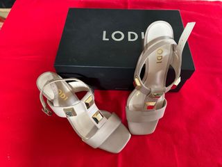 Sandalias LODI Beige y Doradas Tacon