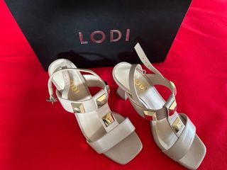 Sandalias LODI Beige y Doradas Tacon