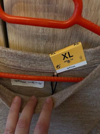 Jersey suave beige y marrón talla XL con etiqueta.