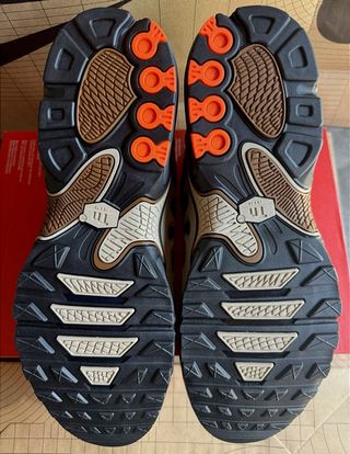 T.43 Nike Air MaxPluss Tuned Beige