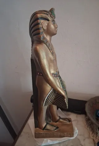 Figura Egipcia Dorada