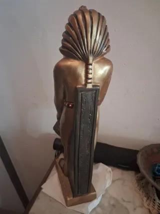 Figura Egipcia Dorada