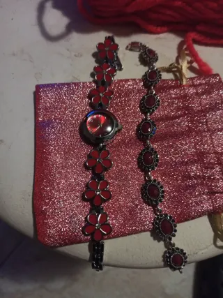 Orologio e bracciale floreale rosso