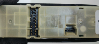 MANDO ELEVALUNAS DELANTERO IZQUIERDO NISSAN QASHQ