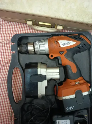 Taladro Kenston Power 24V con 2 baterías