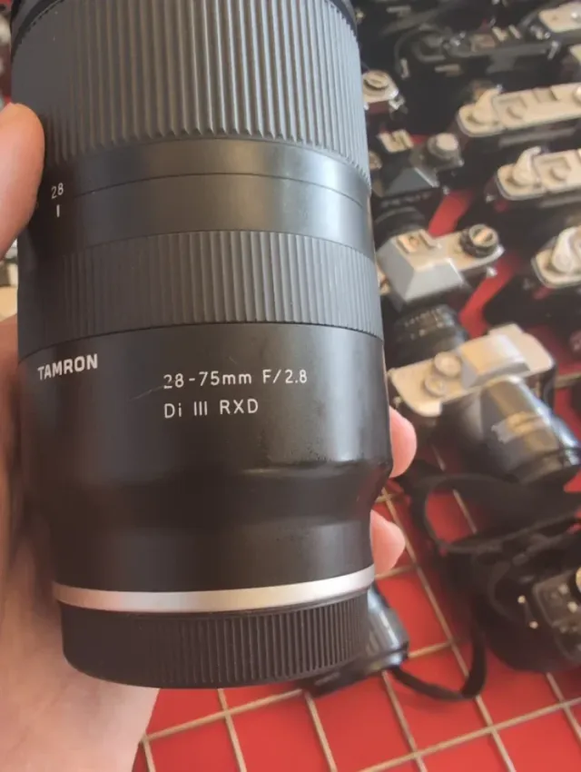 Tamron 28-75mm f/2.8 Di III RXD