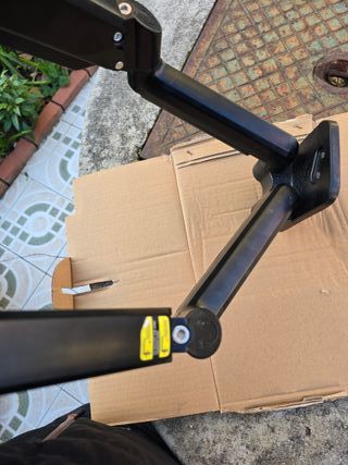 Double Monitor support arm for wall - up to 27"