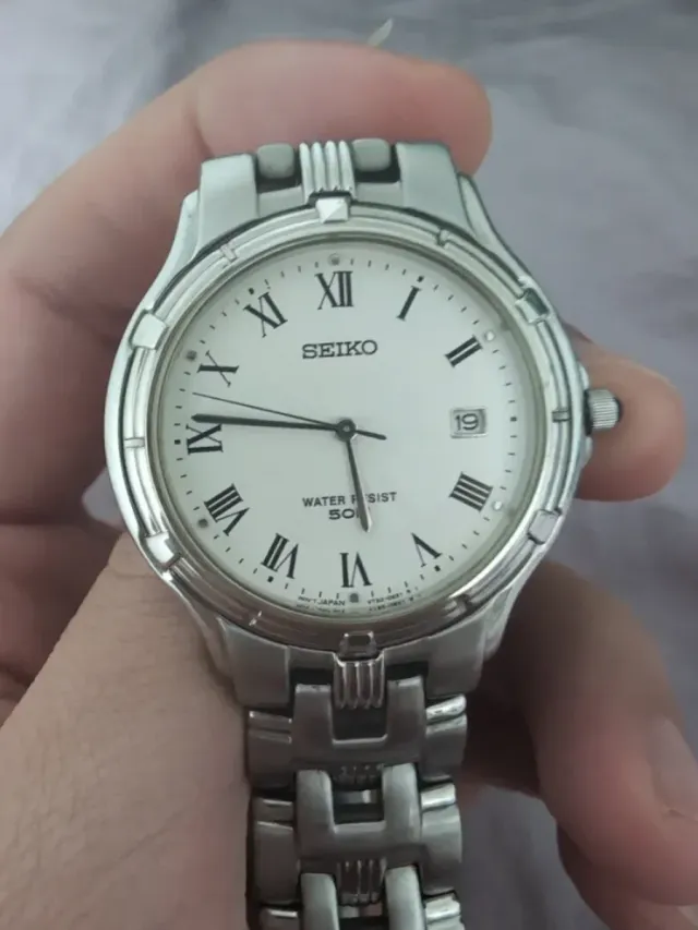 Reloj Seiko V732-0400 Cuarzo Plata/Blanco
