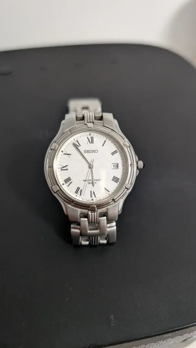 Reloj Seiko V732-0400 Cuarzo Plata/Blanco