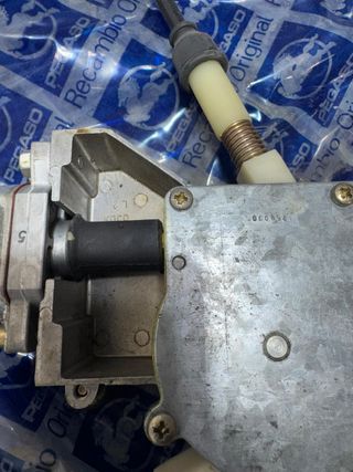 Pegaso Troner Comet elevalunas completo original