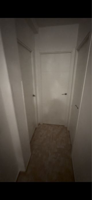 Puerta blanca moderna